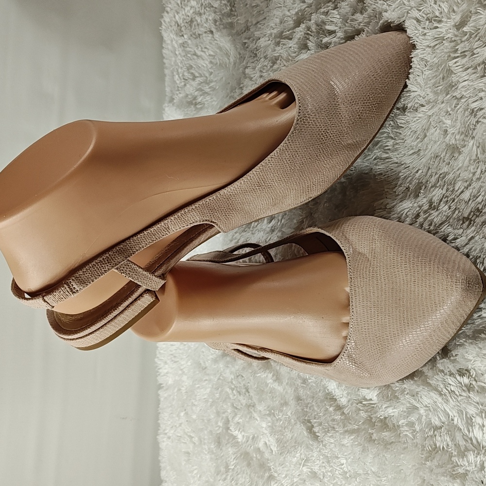 Chinese Laundry Pointy toes flat sandals - Picture 3 of 9
